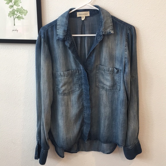 Cloth & Stone Split-Back Chambray Buttondown - Picture 2 of 8